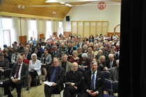 Yleisömeri. Paikalle oli saapunut 250-300 juhlijaa piirin kevätjuhlaan 29.3.2012. Kuvan otti Jorma Jylhä.