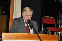 Tässä luetaan Saagoja. Kuvan otti Jorma Jylhä.